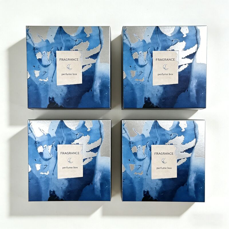 Προσαρμοσμένο λογότυπο Παρουσιαστικό κουτί με ασημένιο χαρτί και χαρτόνι 350gm πιστοποιημένο από το FSC για συσκευασία αρωμάτων πολυτελείας